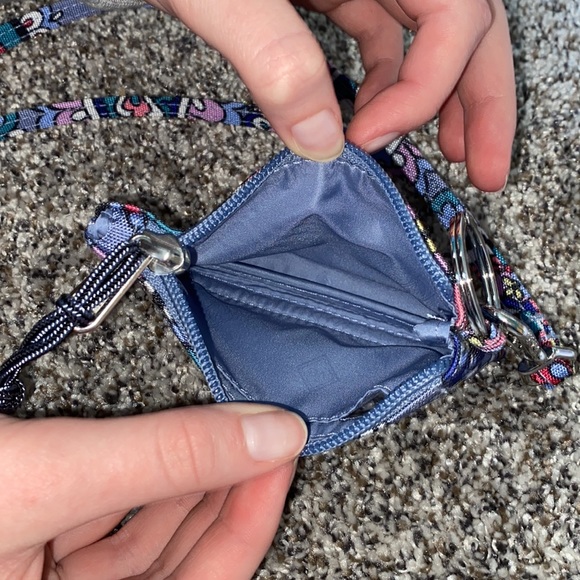 💜💜 Vera Bradley lanyard with cardholder - Picture 6 of 7